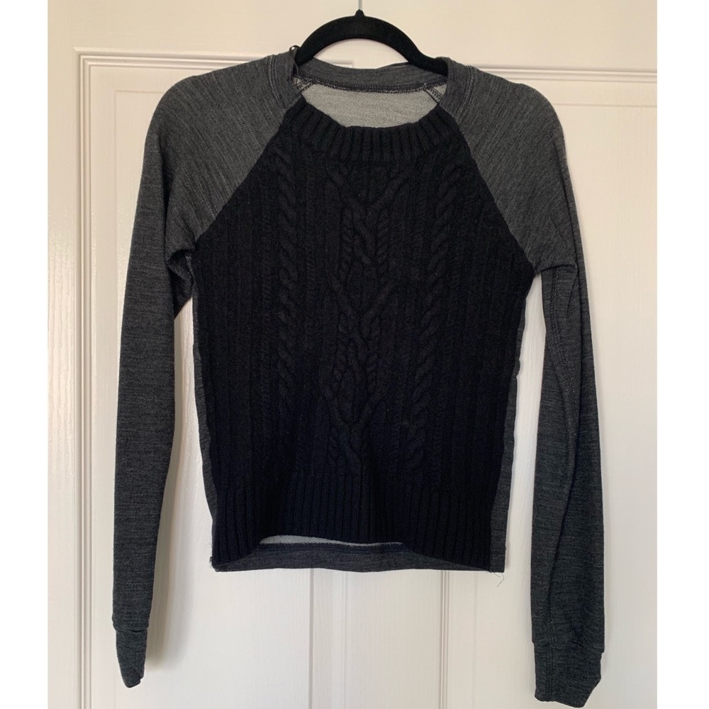 Lululemon Black & Grey Sweater
